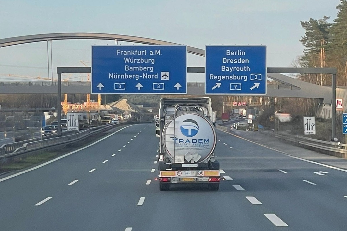 Cisterna TRADEM in transito sull’autostrada tedesca verso Francoforte e Norimberga